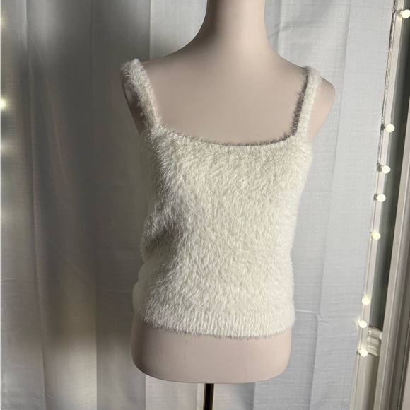 willow & wind Tops - Willow & Wind Cream Fitted Sleeveless Tank Top Medium